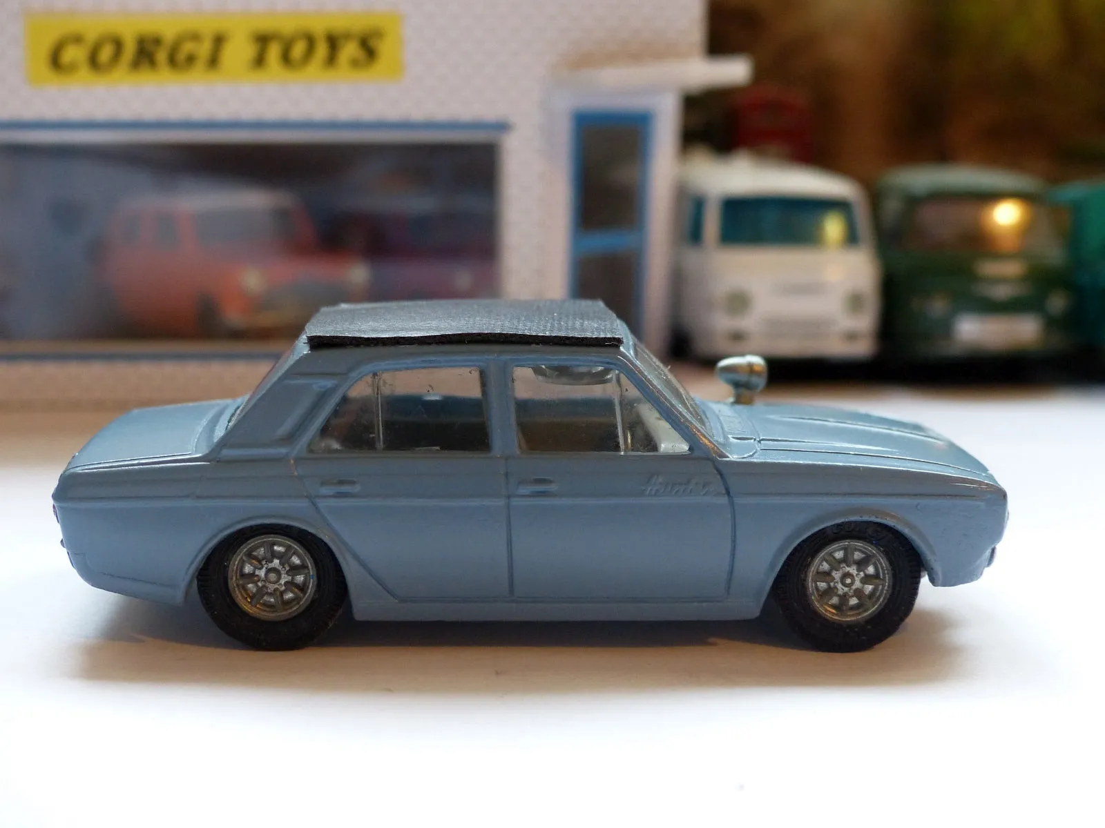 302 Hillman Hunter in grey (rebuilt)