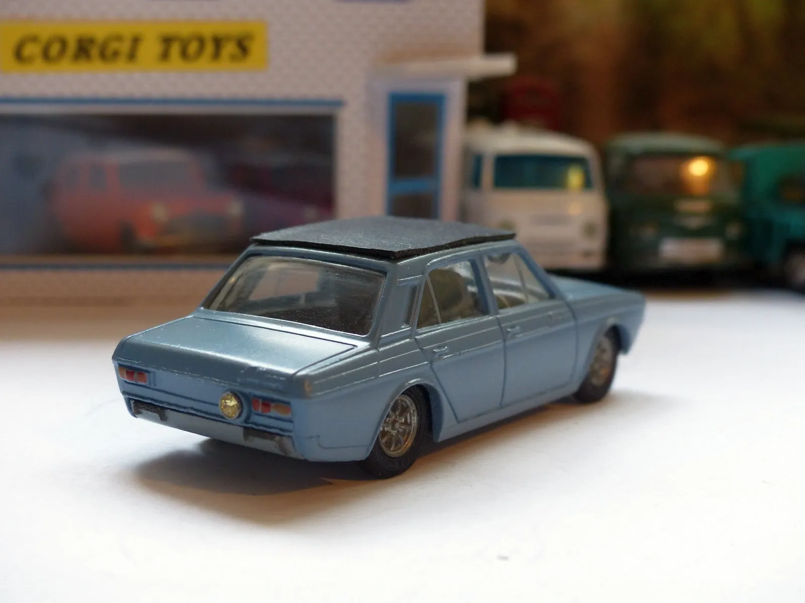302 Hillman Hunter in grey (rebuilt)