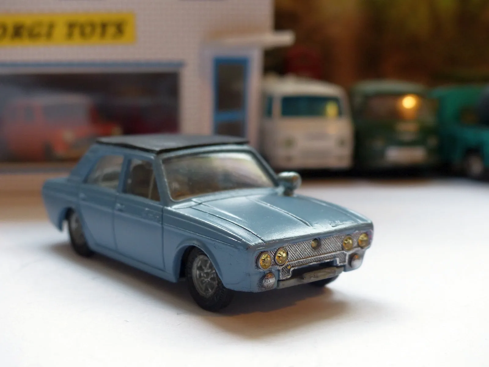 302 Hillman Hunter in grey (rebuilt)