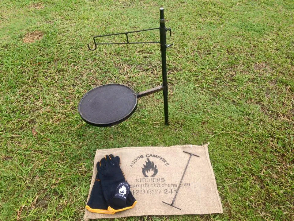 Hot Plate, Camp Oven Hook, Lid Lifter & Gloves