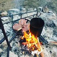 Swinging Hot Plate & Grill, BBQ Pan with Camp Oven Hook & Gloves